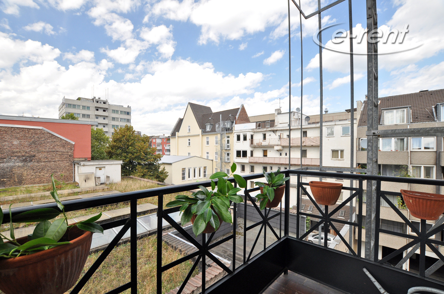 Weitläufige und hochwertig möblierte Wohnung in Köln-Altstadt-Nord