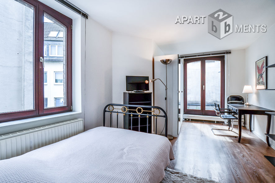 Furnished apartment with roof terrace in top city location in Cologne-Altstadt-North