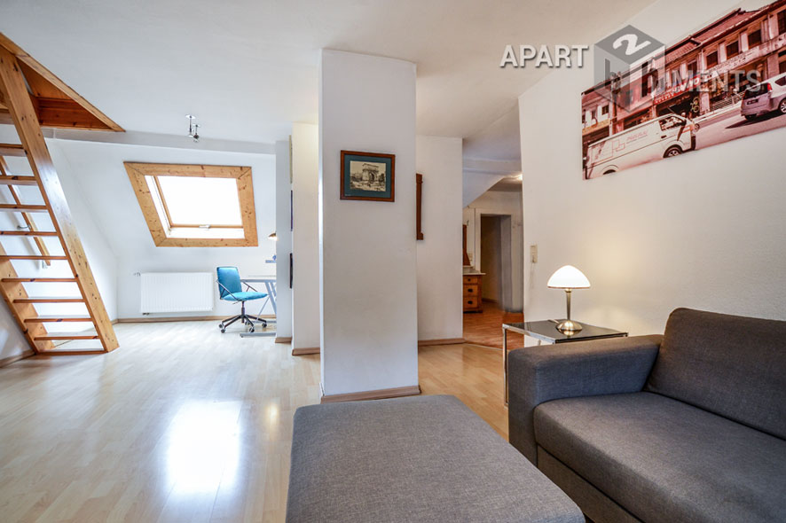 Modern möblierte und zentral gelegene Maisonettewohnung in Köln-Neustadt-Süd