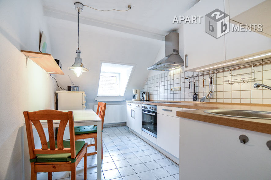Modern möblierte und zentral gelegene Maisonettewohnung in Köln-Neustadt-Süd