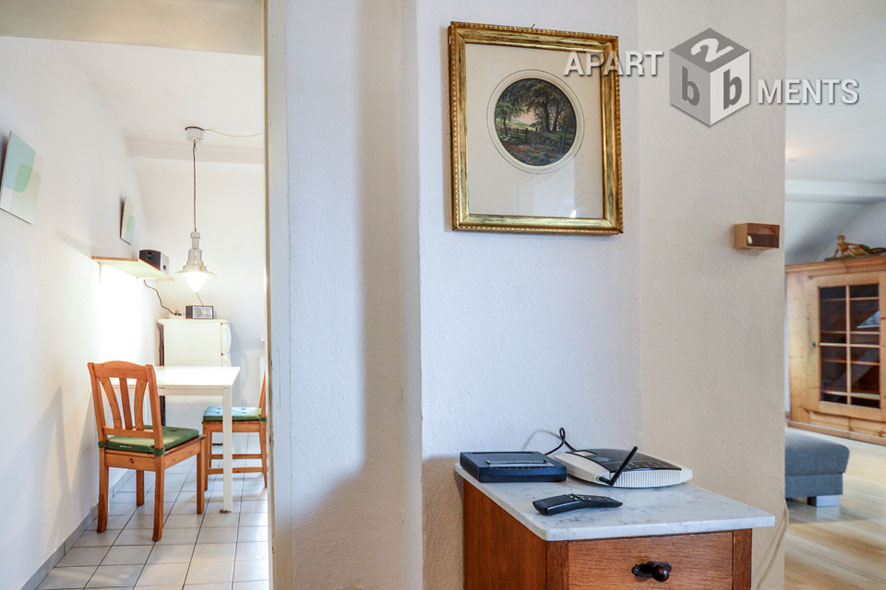 Modern möblierte und zentral gelegene Maisonettewohnung in Köln-Neustadt-Süd