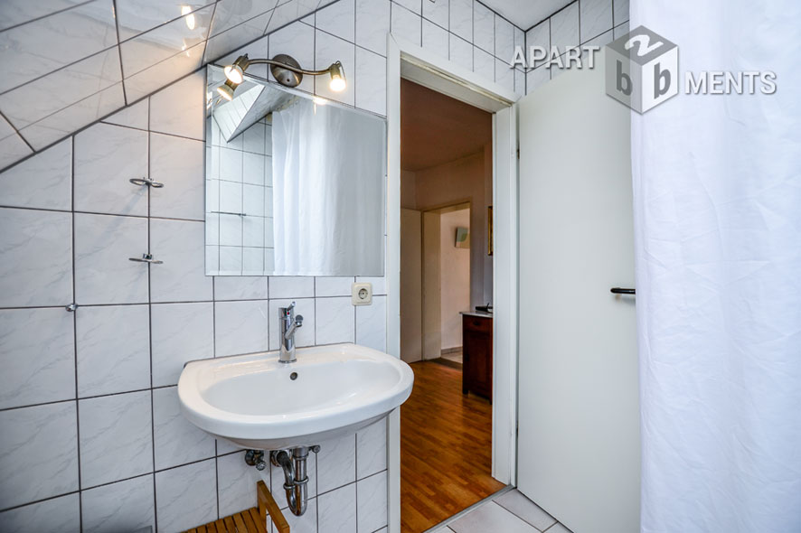 Modern möblierte und zentral gelegene Maisonettewohnung in Köln-Neustadt-Süd