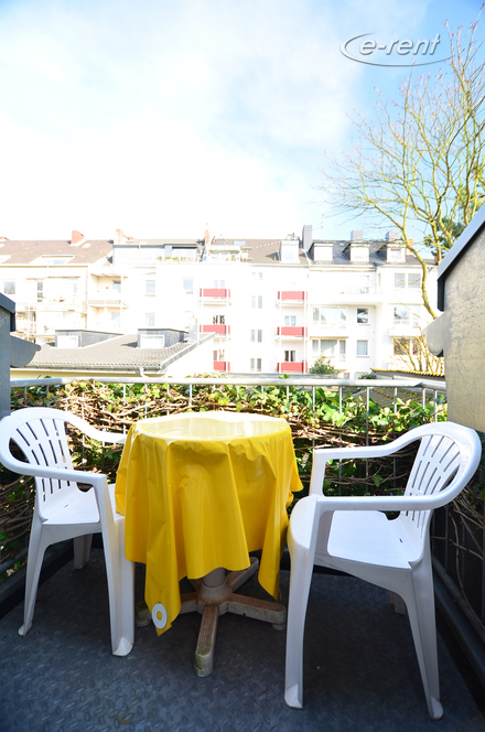 Modernly furnished apartment in Cologne-Lindenthal wth balcony