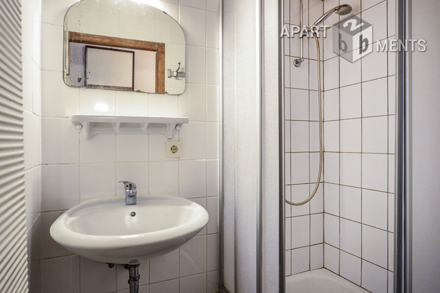 Möbliertes funktionelles Zimmer in Köln-Ehrenfeld