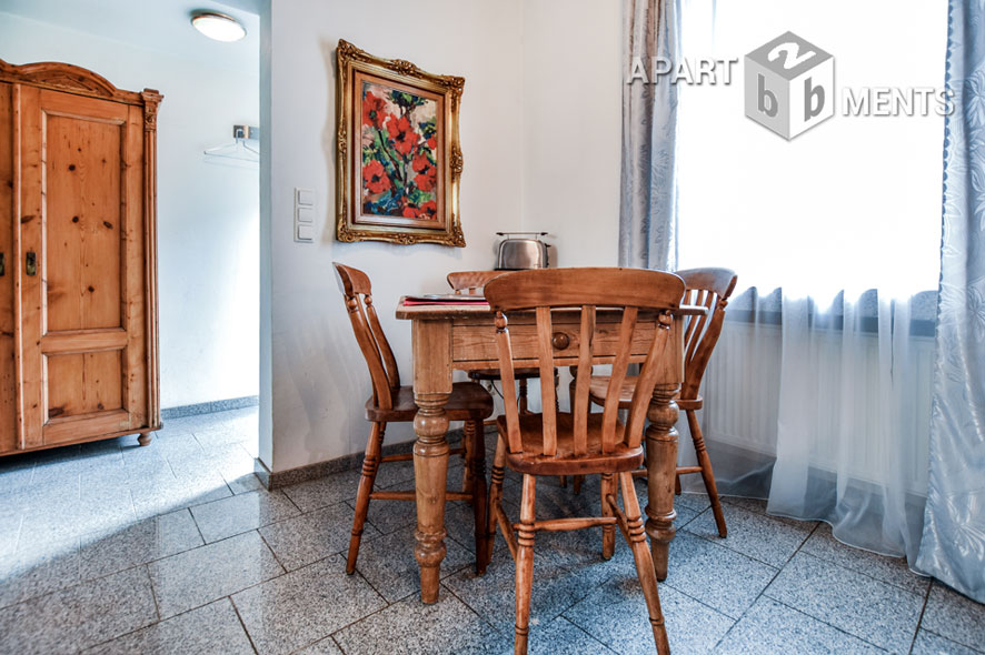 High-quality furnished maisonette apartment in Cologne-Lindenthal