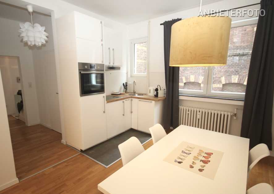 Modern möblierte und rheinnahe Wohnung in Köln-Altstadt-Nord