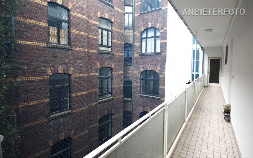 Modern möblierte und rheinnahe Wohnung in Köln-Altstadt-Nord