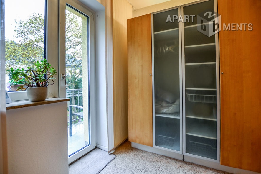 Modern möblierte Wohnung mit Südbalkon in Köln-Sülz