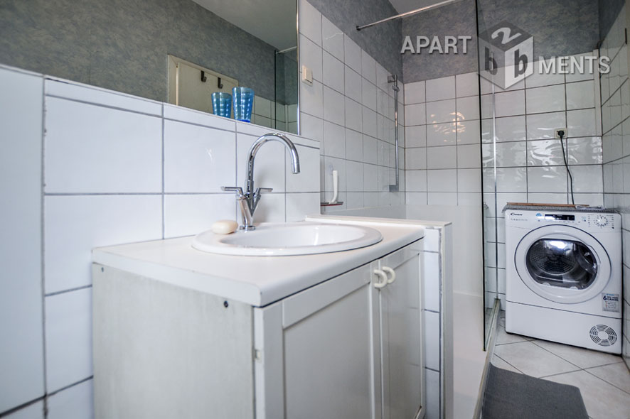 Modern möblierte Wohnung mit Südbalkon in Köln-Sülz