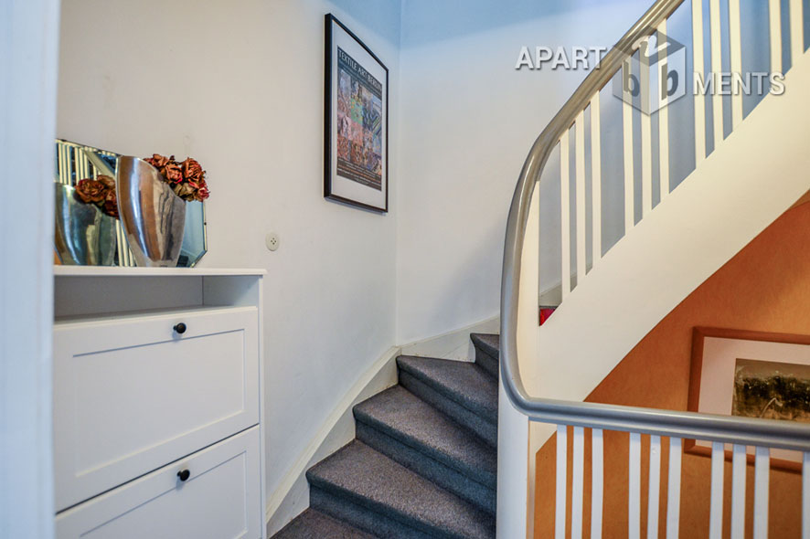 Modern möblierte Wohnung mit Südbalkon in Köln-Sülz