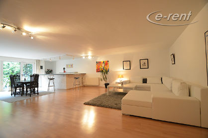 Modernly furnished and quiet apartment with a terrace in Cologne-Hahnwald