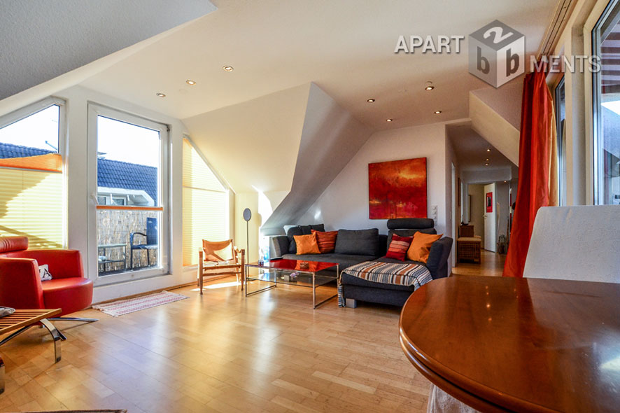 Modernly furnished apartment with three balconies in Cologne-Altstadt-Nord