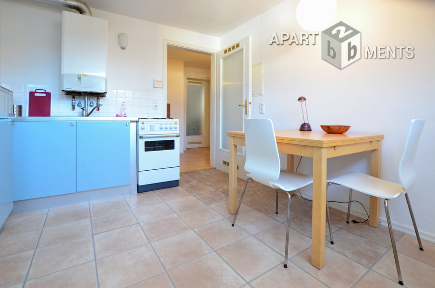 Modernly furnished apartment with separate eat-in kitchen in Cologne-Altstadt-Nord