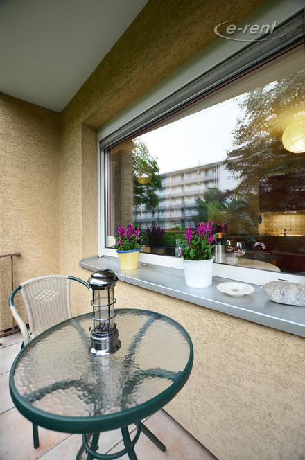 Modern möblierte Wohnung mit Balkon zum Garten in Köln-Mülheim