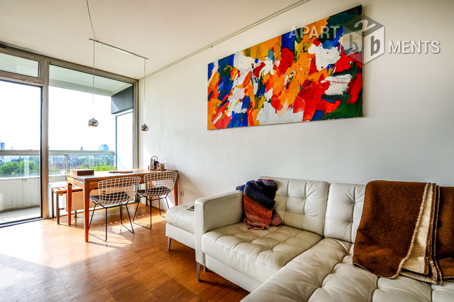 Modernly furnished and bright apartment with large balcony in Cologne-Neustadt-Nord