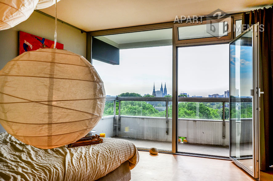 Modernly furnished and bright apartment with large balcony in Cologne-Neustadt-Nord