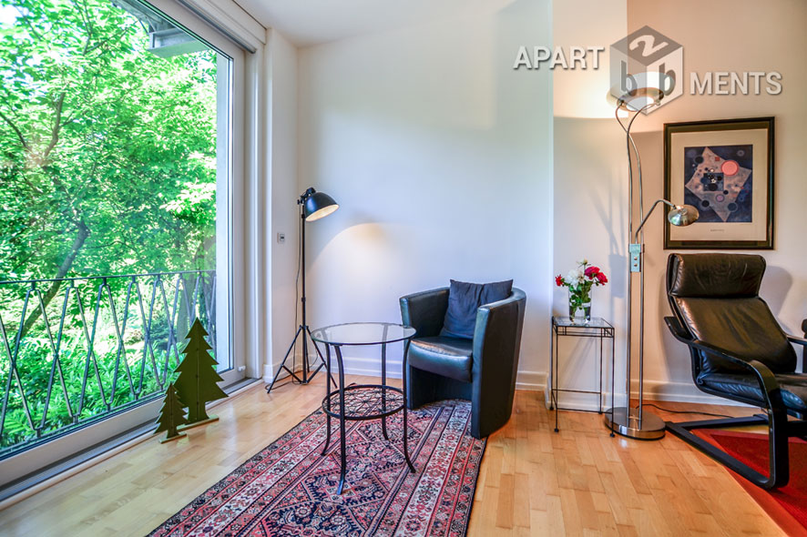 Modernly furnished apartment with view into the greenery in Cologne-Niehl