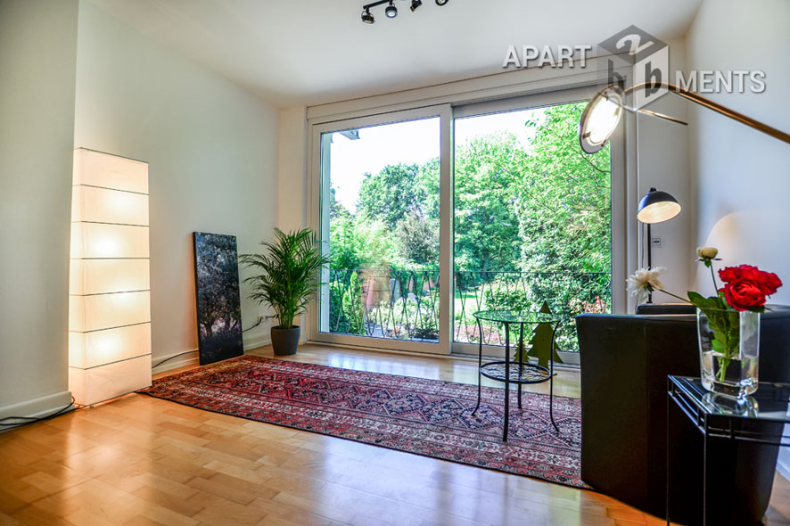 Modernly furnished apartment with view into the greenery in Cologne-Niehl