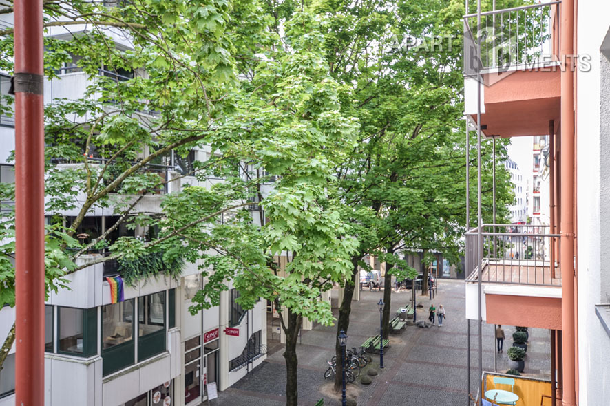 Möblierte und geräumige Wohnung in 1a-Lage von Kölns Altstadt-Nord
