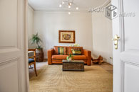 Antik möblierte und extravagante Altbauwohnung in Köln-Altstadt-Nord