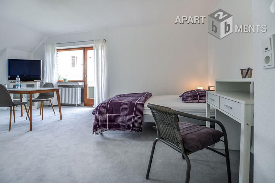 Large furnished room with private bathroom and balcony in Sankt Augustin