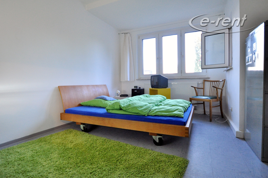 Möblierte Wohnung im Retro-Look in Köln-Ehrenfeld