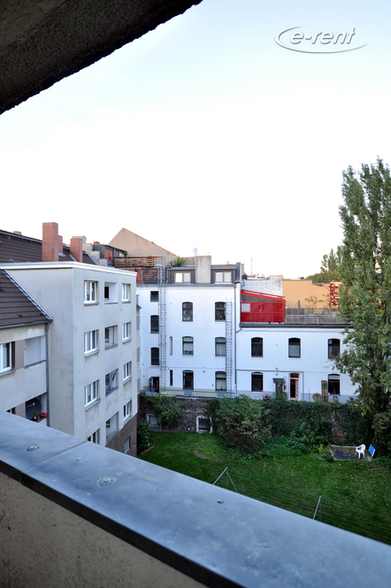 Möblierte Wohnung im Retro-Look in Köln-Ehrenfeld