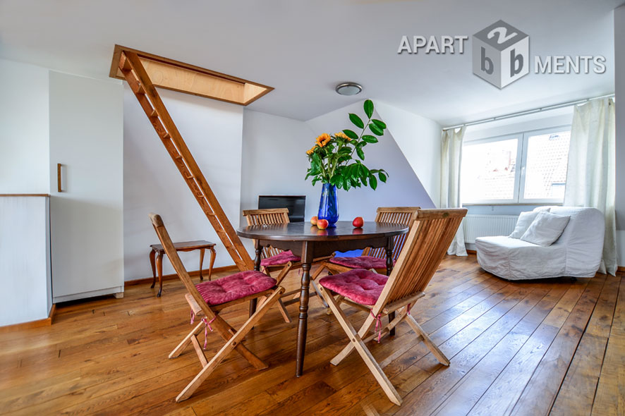 Modern möbliertes Maisonetteapartment mit Dachterrasse in Köln-Altstadt-Nord