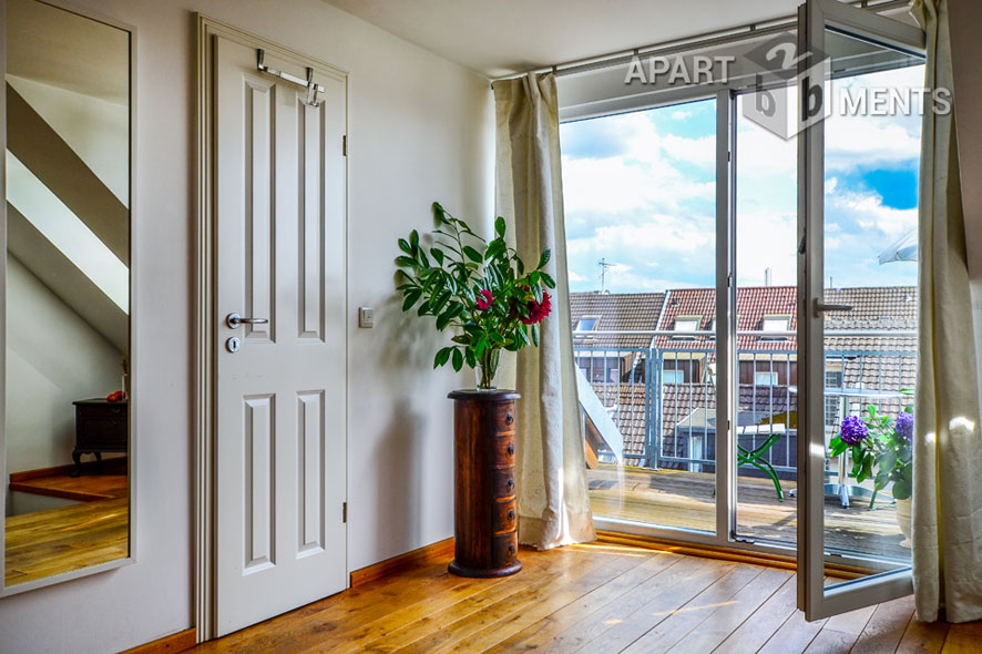 Modernly furnished maisonette apartment with roof terrace in Cologne-Altstadt-Nord