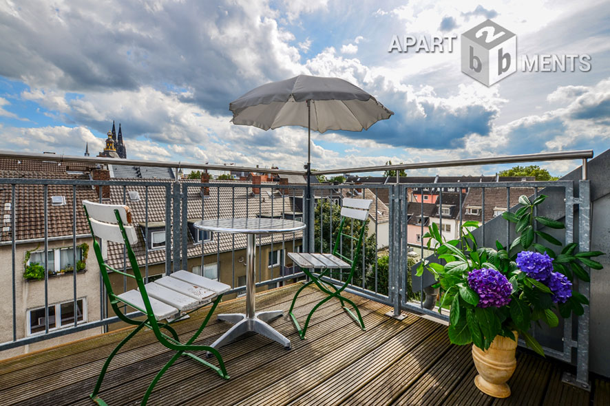 Modern möbliertes Maisonetteapartment mit Dachterrasse in Köln-Altstadt-Nord