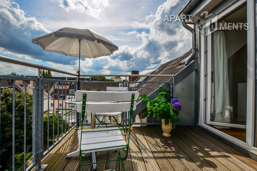 Modern möbliertes Maisonetteapartment mit Dachterrasse in Köln-Altstadt-Nord