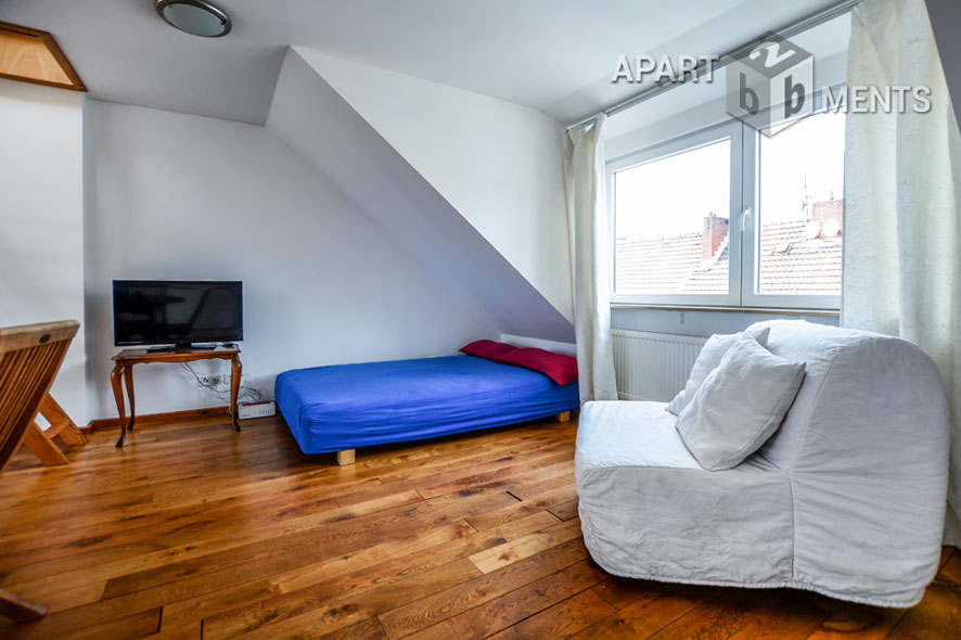 Modernly furnished maisonette apartment with roof terrace in Cologne-Altstadt-Nord