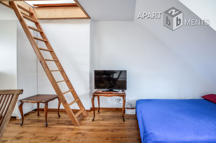 Modern möbliertes Maisonetteapartment mit Dachterrasse in Köln-Altstadt-Nord