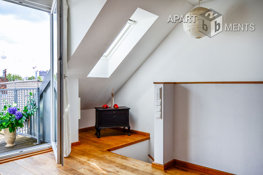 Modernly furnished maisonette apartment with roof terrace in Cologne-Altstadt-Nord