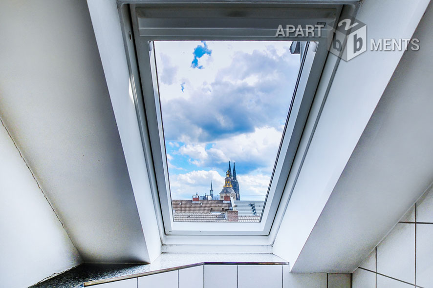 Modern möbliertes Maisonetteapartment mit Dachterrasse in Köln-Altstadt-Nord