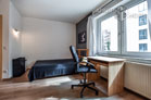 Comfortably furnished flat with a narrow view of the Rhine in Cologne-Altstadt-North