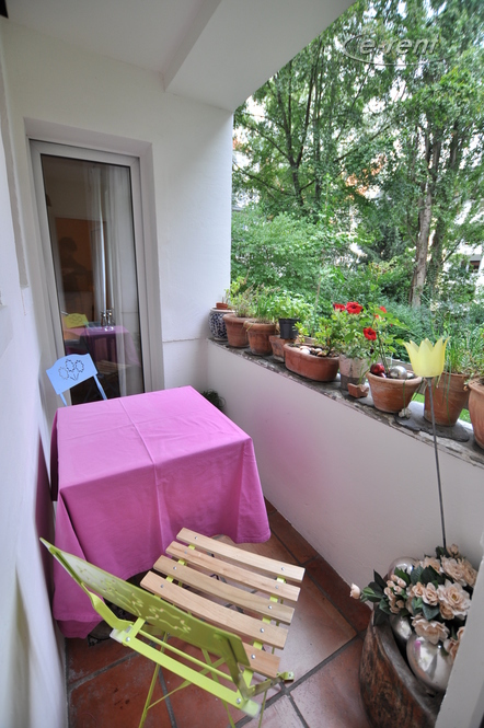 Modern möblierte Wohnung mit Balkon in Köln-Sülz