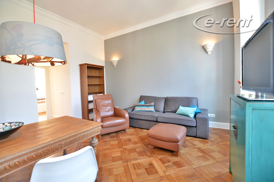 high quality reorganized old-style apartment with a tasteful design-style equipment directly at the Deutzer Freiheit
