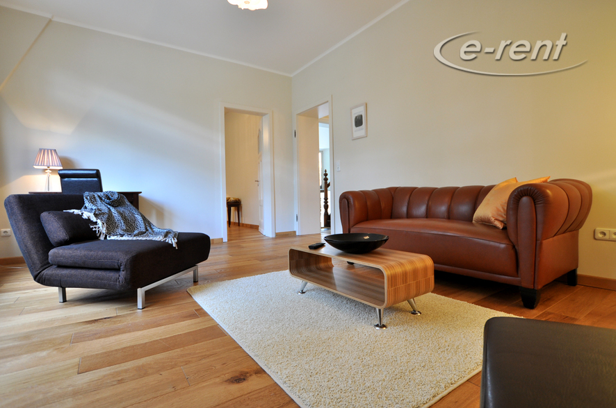 Erstklassig sanierte 2-Zimmer Altbauwohnung mit Balkon in Köln-Neustadt-Süd