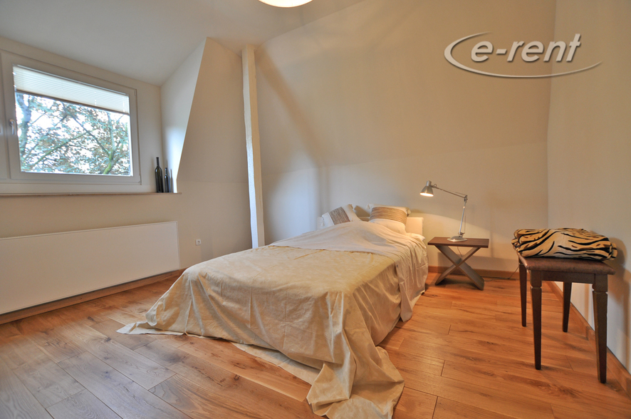 Erstklassig sanierte 2-Zimmer Altbauwohnung mit Balkon in Köln-Neustadt-Süd