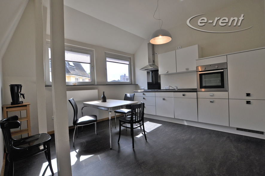 Erstklassig sanierte 2-Zimmer Altbauwohnung mit Balkon in Köln-Neustadt-Süd