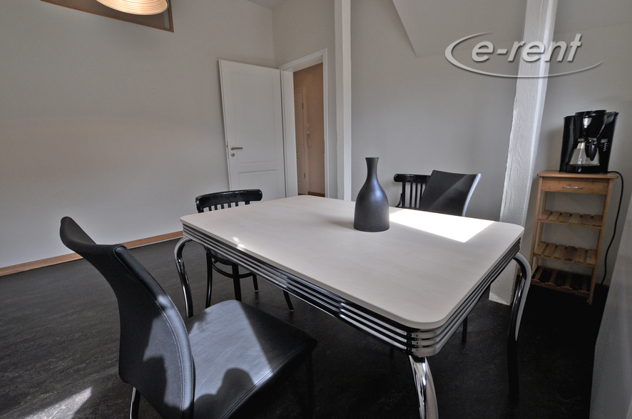 Erstklassig sanierte 2-Zimmer Altbauwohnung mit Balkon in Köln-Neustadt-Süd