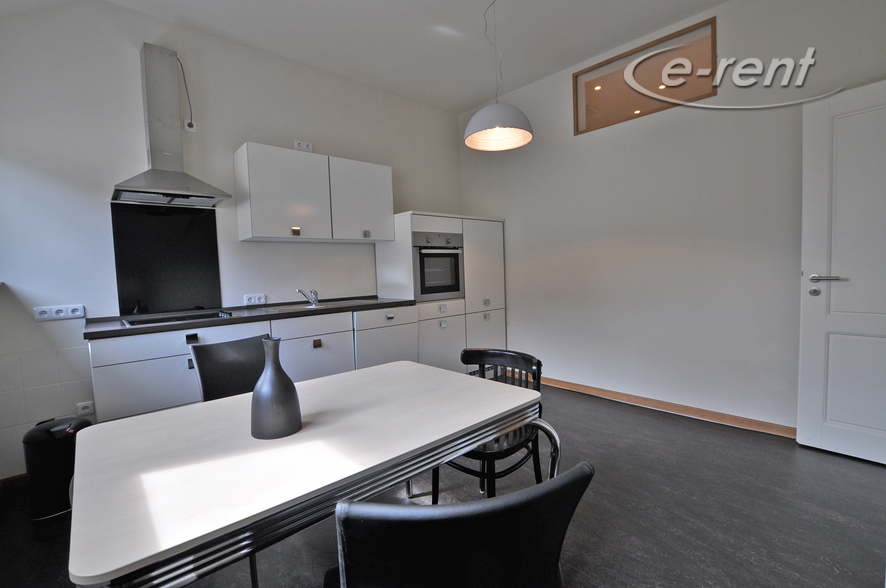 Erstklassig sanierte 2-Zimmer Altbauwohnung mit Balkon in Köln-Neustadt-Süd