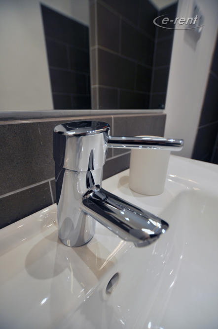 Erstklassig sanierte 2-Zimmer Altbauwohnung mit Balkon in Köln-Neustadt-Süd