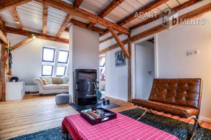 Erstklassige 3-Zimmer-Altbau-Luxus-Maisonette-Wohnung mit Dachterrasse