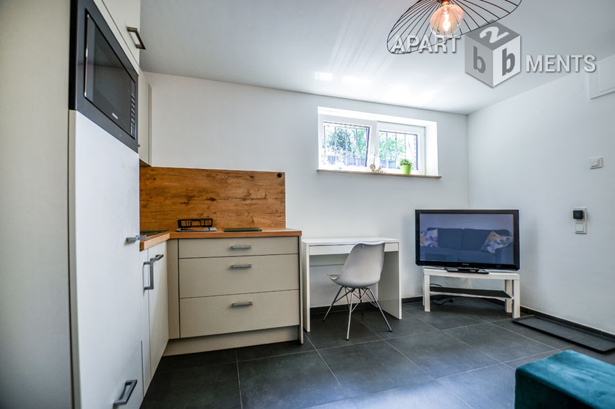 Möbliertes Einlieger-Apartment in Gehentfernung zum Rhein in Köln-Worringen