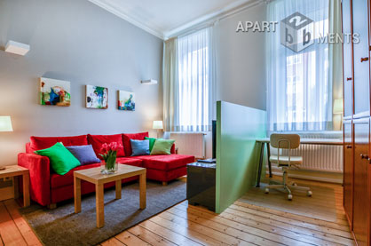 Möblierte und WG-geeignete Wohnung mit Balkon in Köln-Klettenberg