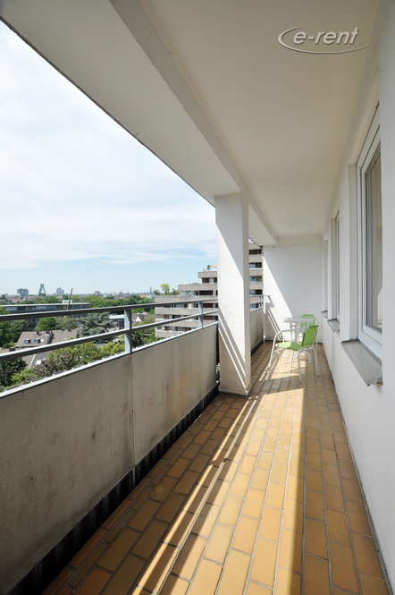 Modern möblierte 2-Zimmer-Wohnung mit Panoramablick in Köln-Deutz