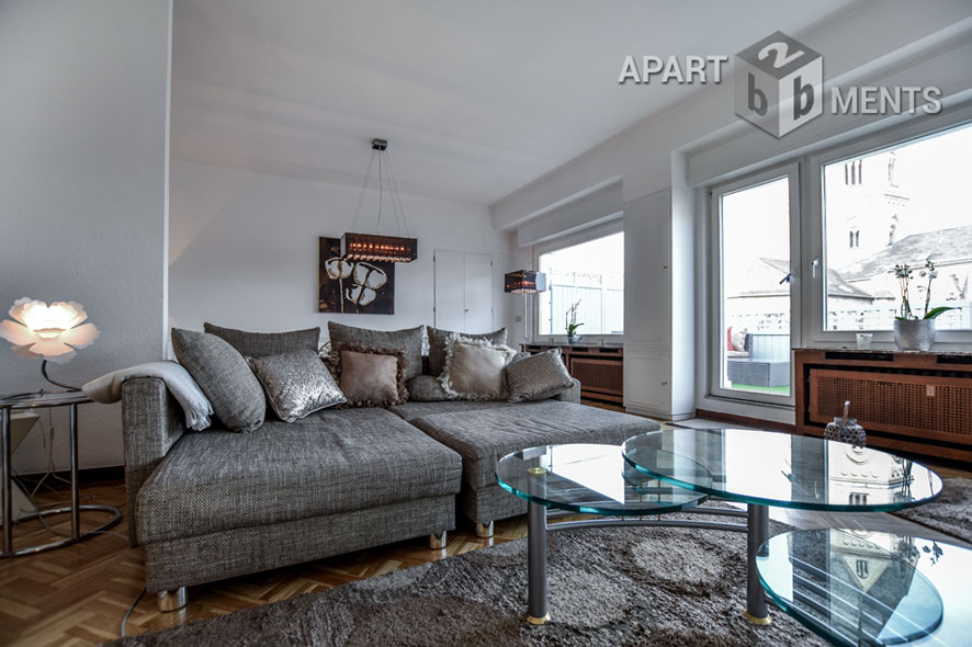 High-quality furnished 3-room penthouse with roof terrace in Cologne-Altstadt-North