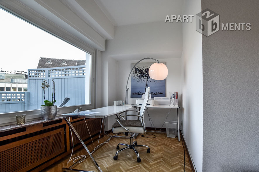 High-quality furnished 3-room penthouse with roof terrace in Cologne-Altstadt-North